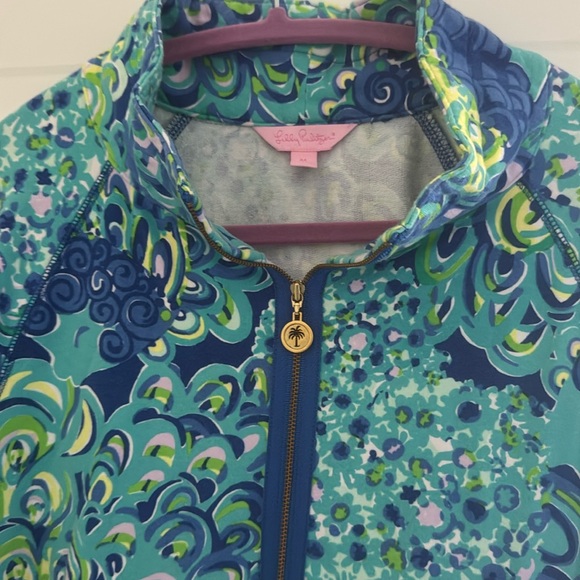 Like New swirl Lilly Pulitzer Skipper Top - Picture 3 of 7